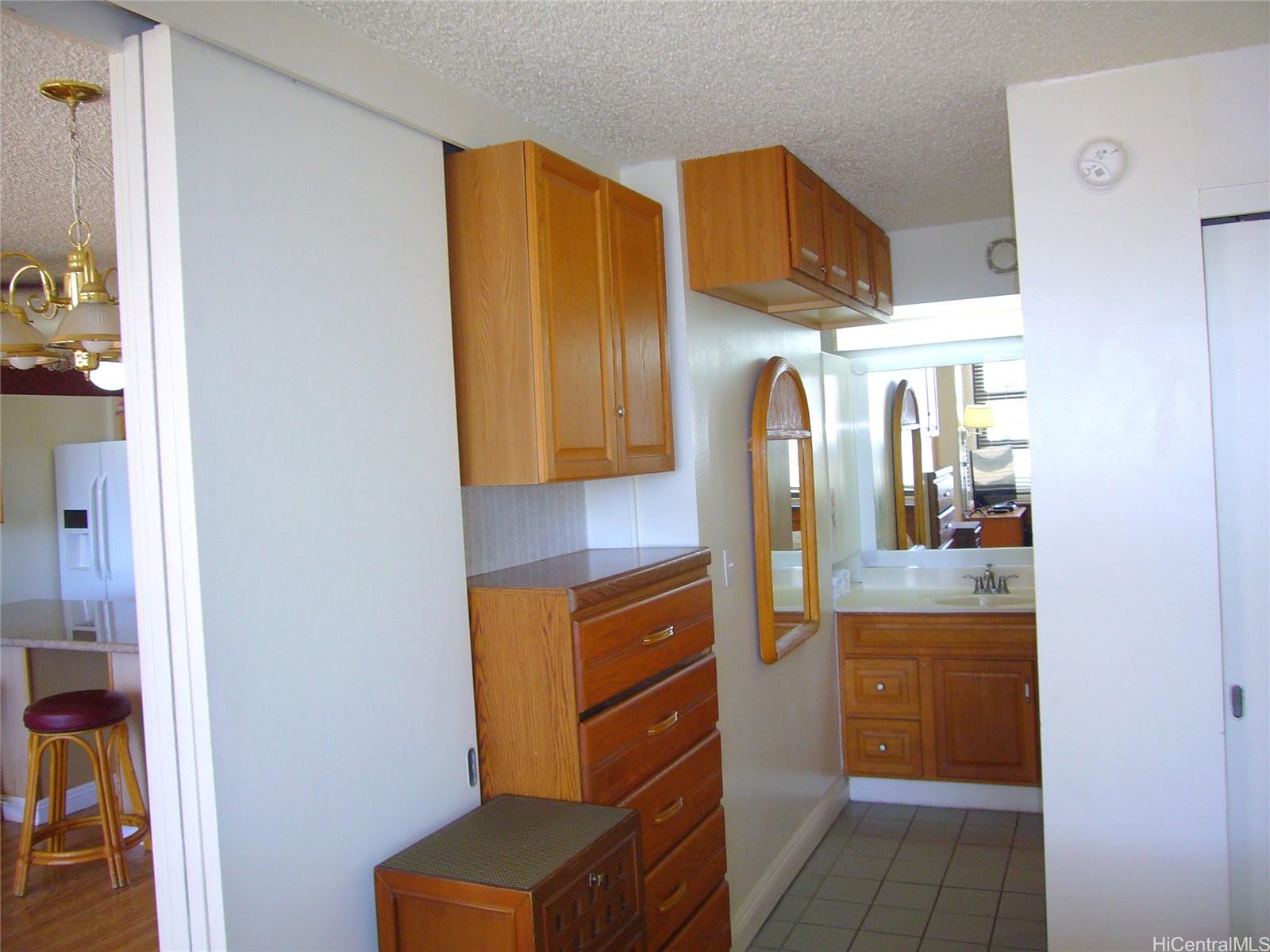 Waikiki Banyan condo # 2112 Mauka, Honolulu, Hawaii - photo 16 of 25