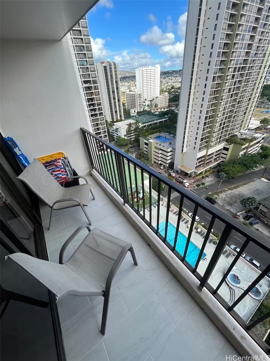 Waikiki Banyan condo # 2113 T1(NUC), Honolulu, Hawaii - photo 13 of 22