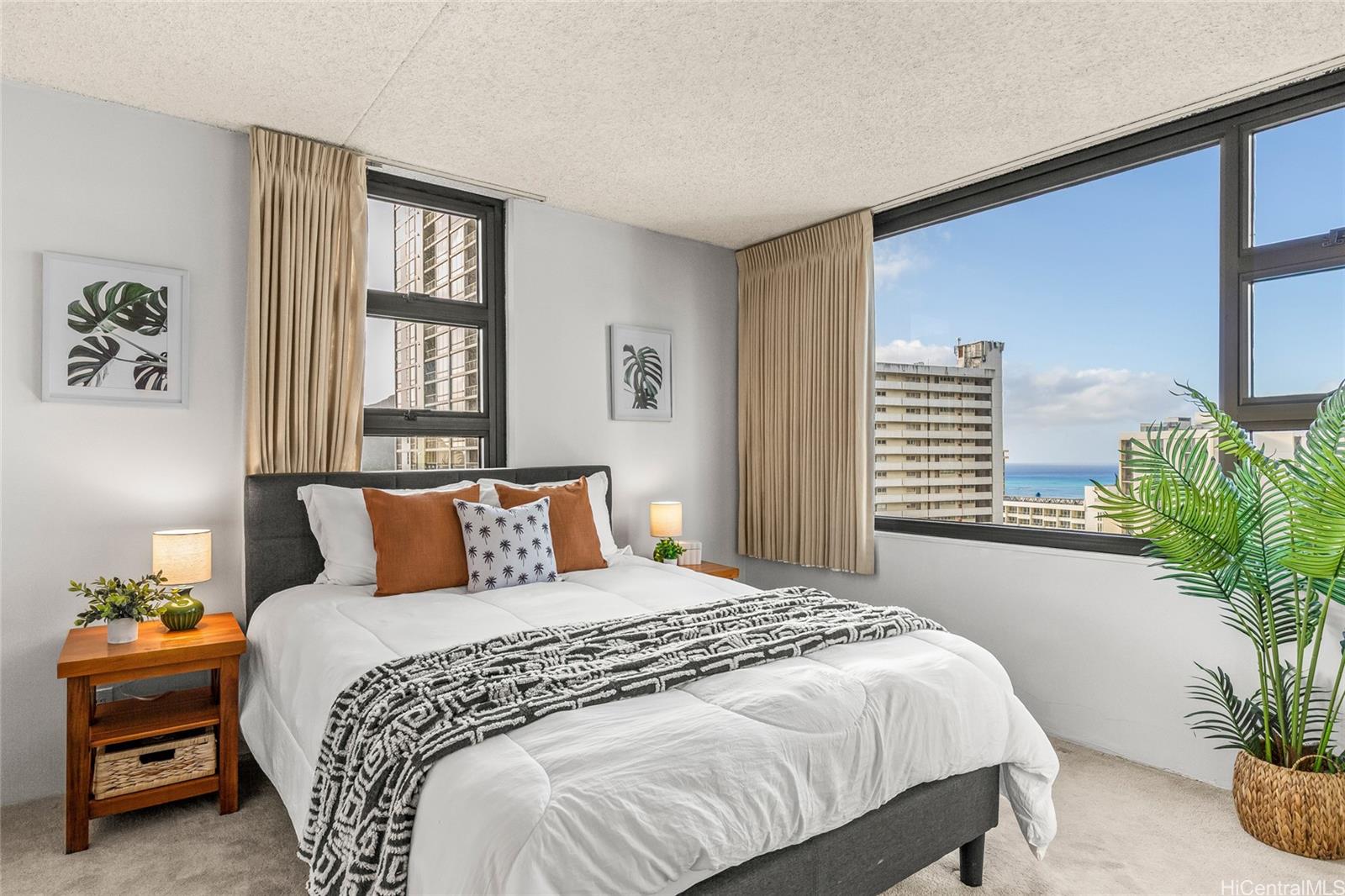 Waikiki Banyan condo # 2114-2, Honolulu, Hawaii - photo 14 of 25