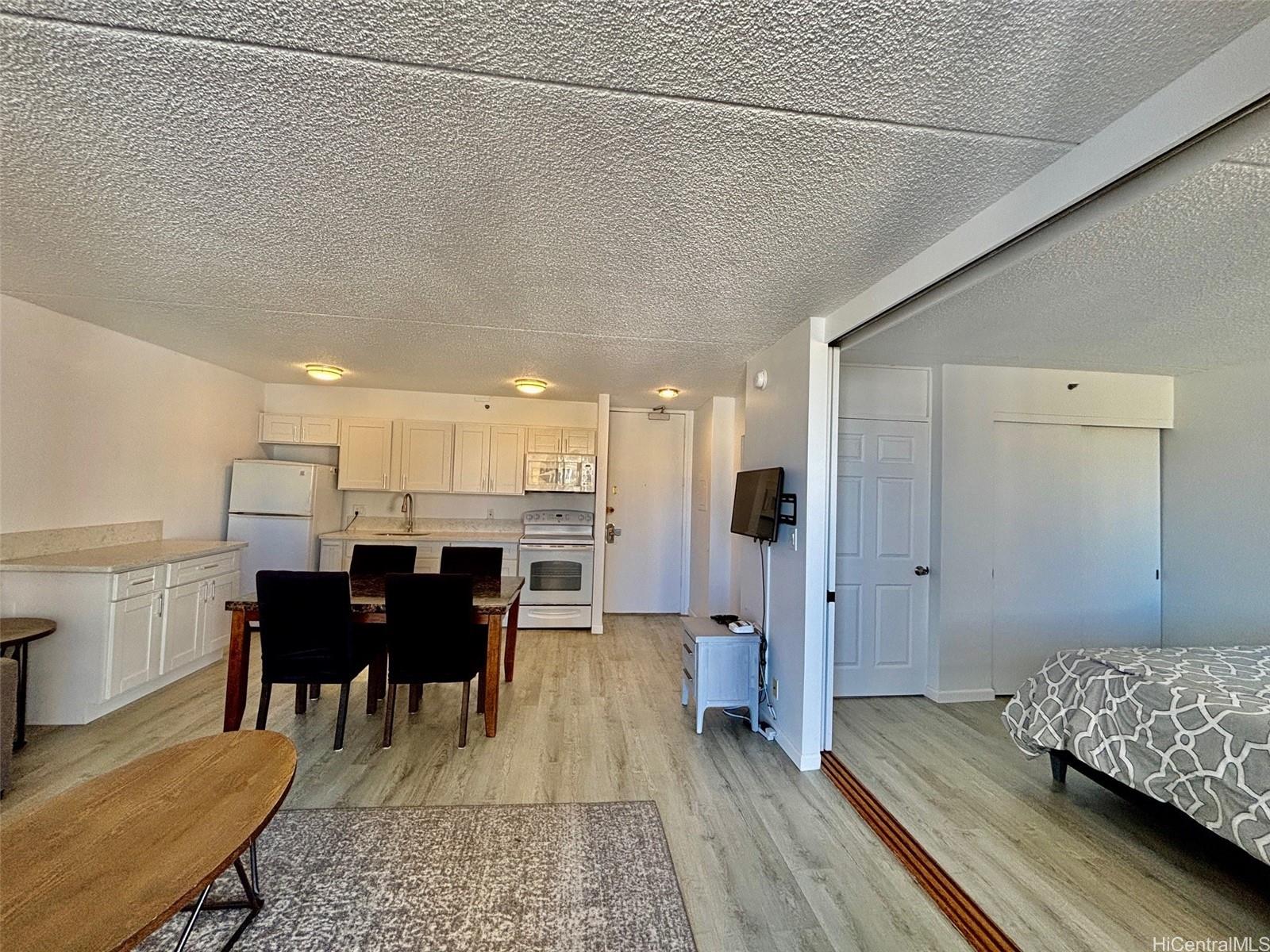 201 Ohua Ave Honolulu - Rental - photo 7 of 16