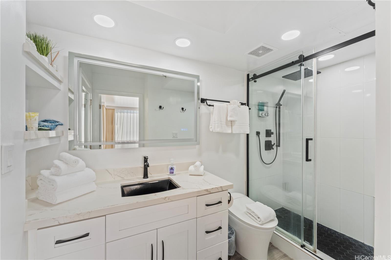 Waikiki Banyan condo # 2312, Honolulu, Hawaii - photo 16 of 20