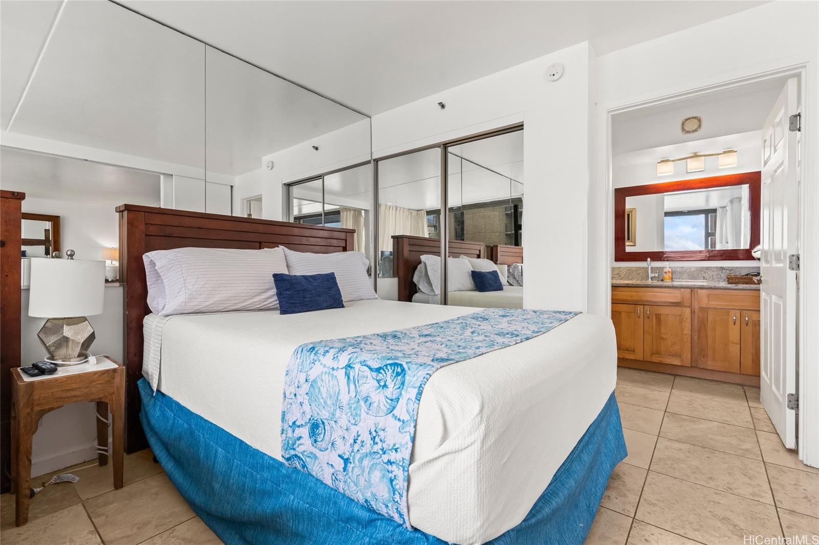 Waikiki Banyan condo # 3106, Honolulu, Hawaii - photo 13 of 18