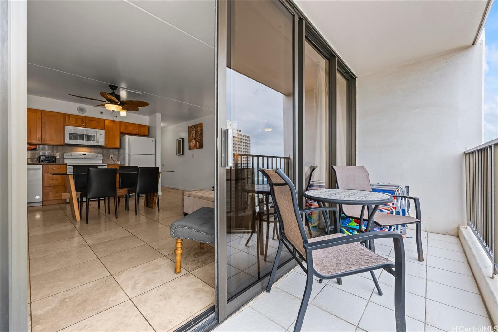 Waikiki Banyan condo # 3106, Honolulu, Hawaii - photo 15 of 18