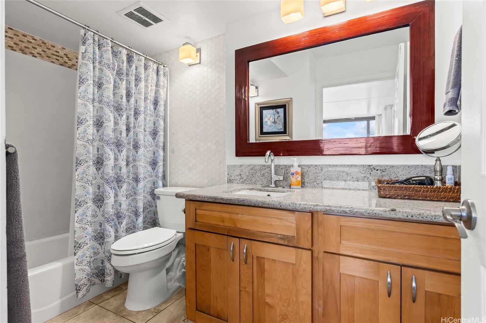 Waikiki Banyan condo # 3106, Honolulu, Hawaii - photo 16 of 18