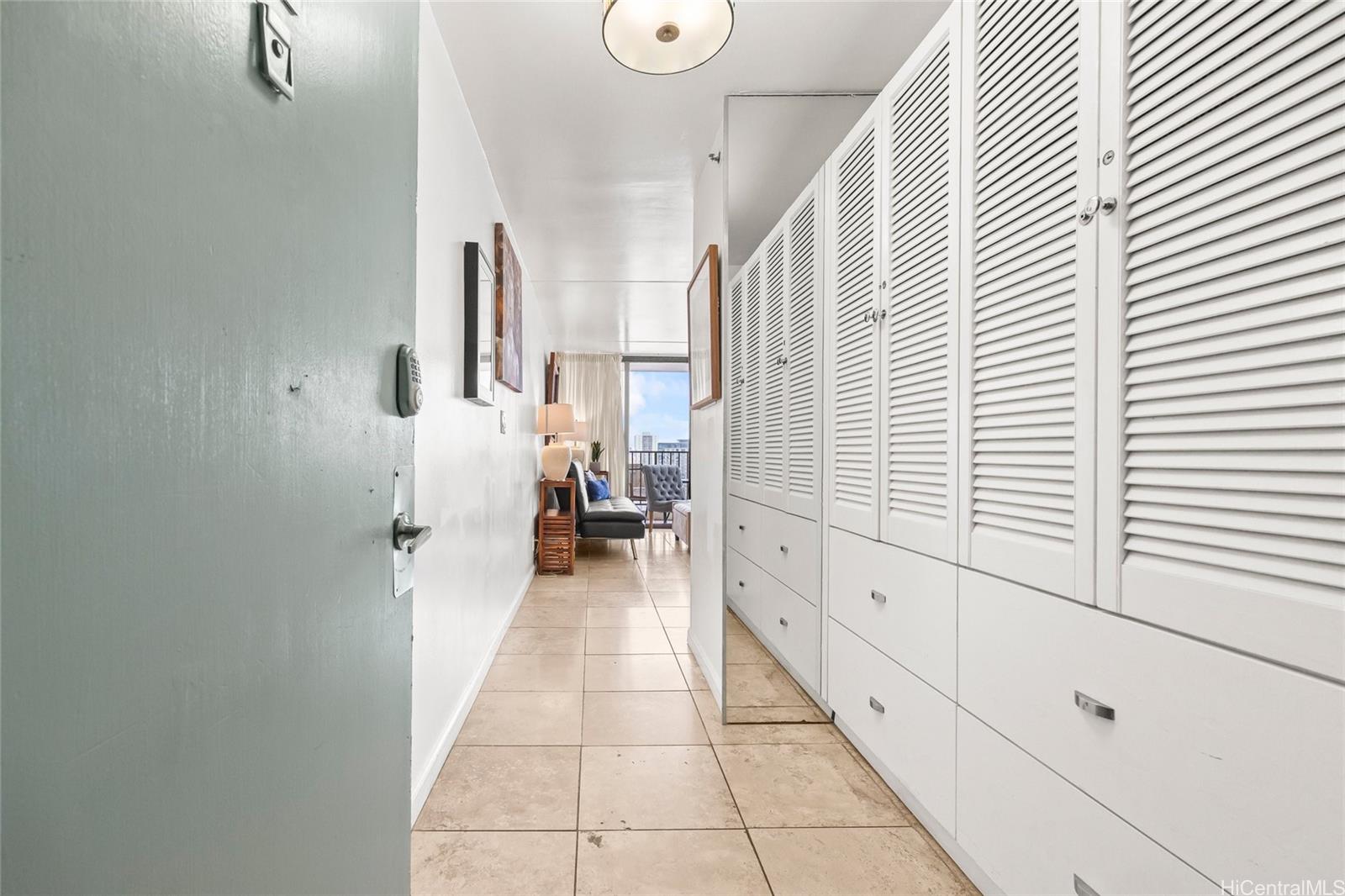 Waikiki Banyan condo # 3106, Honolulu, Hawaii - photo 17 of 18