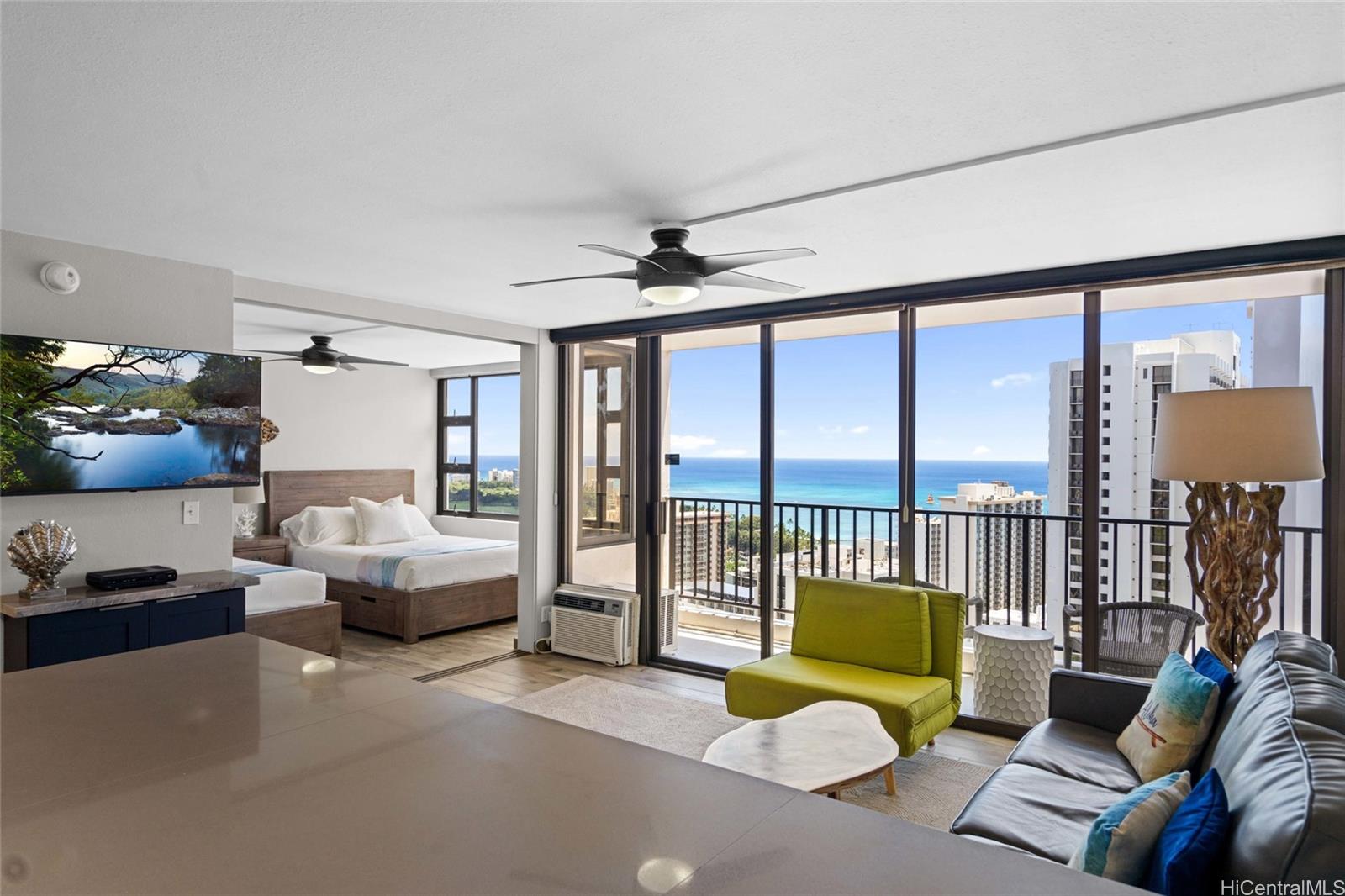 Waikiki Banyan condo # 3208 Mauka, Honolulu, Hawaii - photo 7 of 20