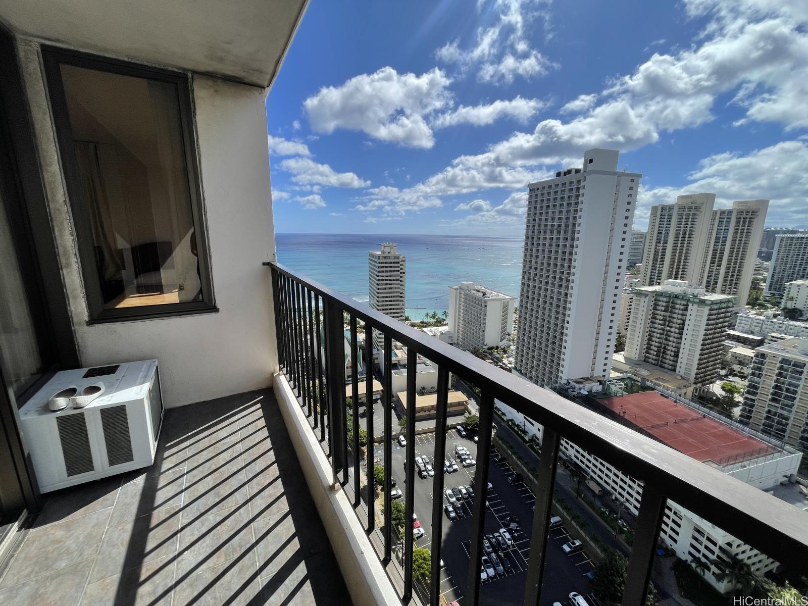 201 Ohua Ave Honolulu - Rental - photo 2 of 13