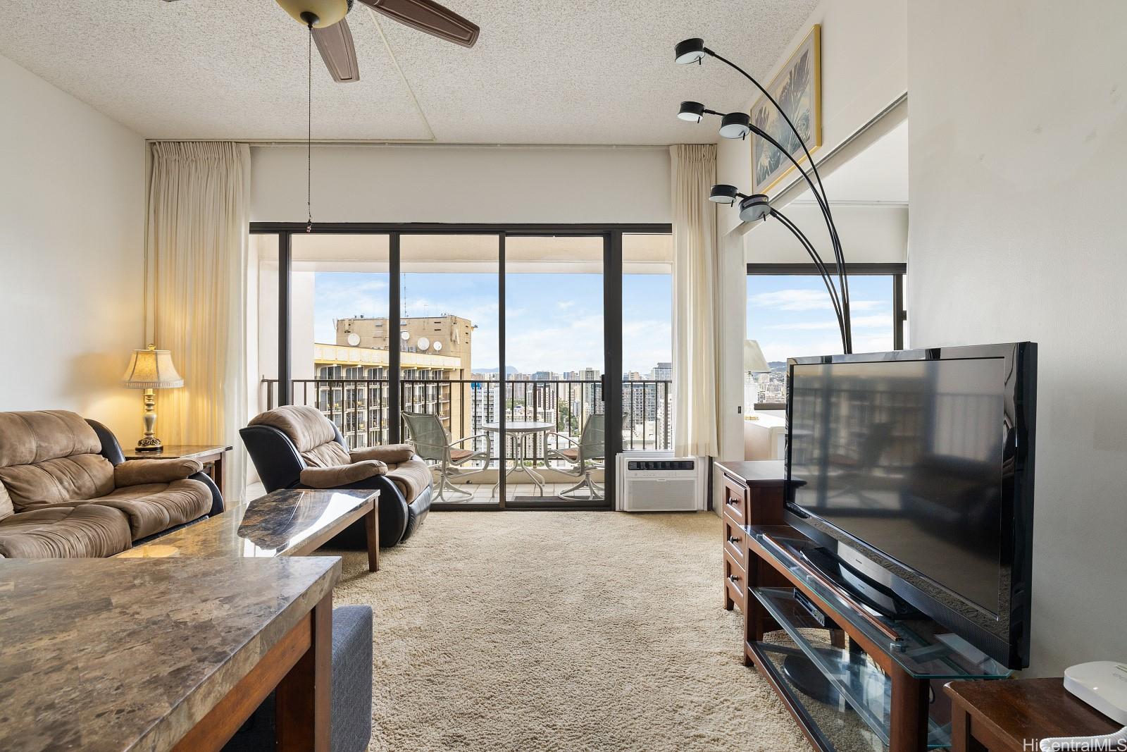 Waikiki Banyan condo # 3702-1 (Penthouse), Honolulu, Hawaii - photo 4 of 17