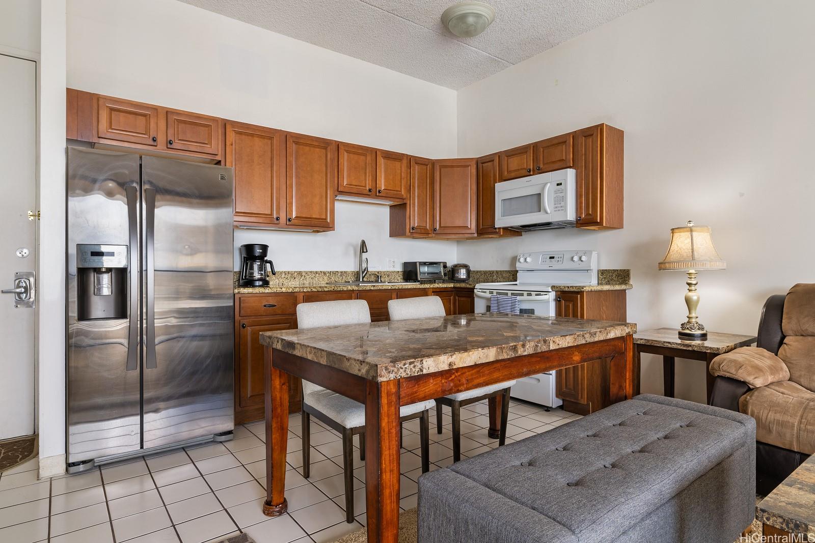 Waikiki Banyan condo # 3702-1 (Penthouse), Honolulu, Hawaii - photo 8 of 17