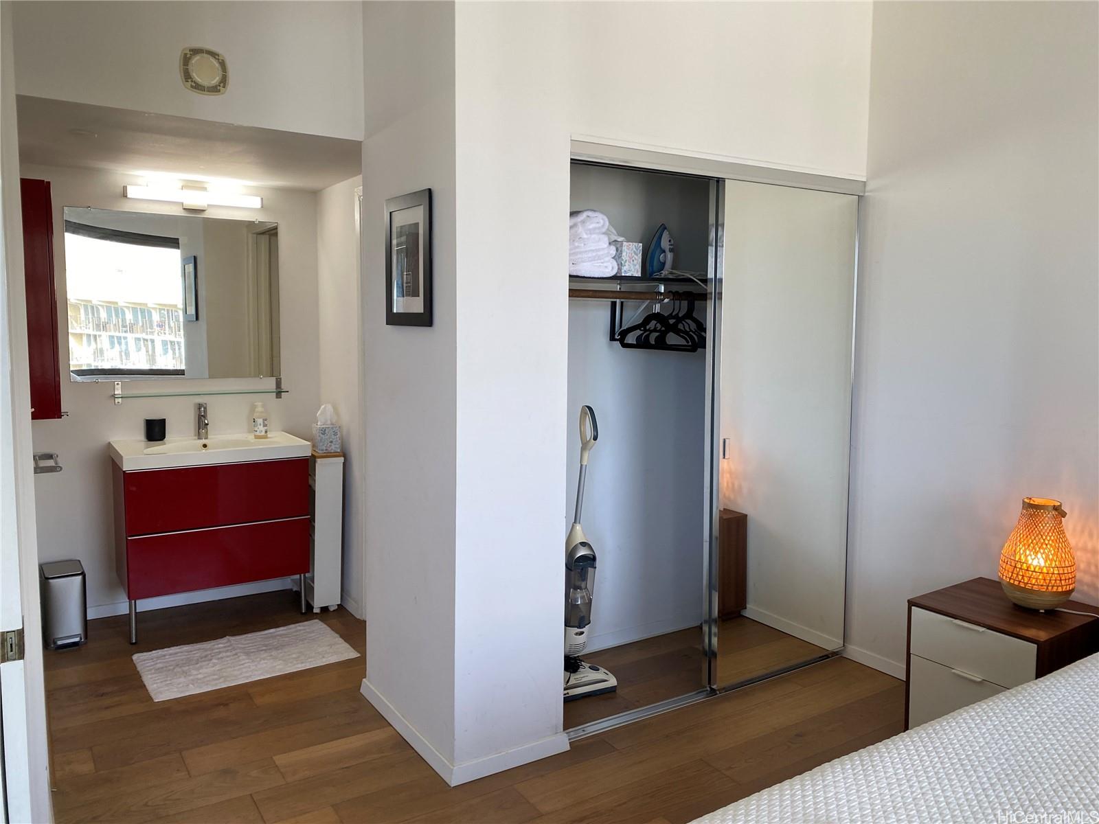 201 Ohua Ave Honolulu - Rental - photo 13 of 16