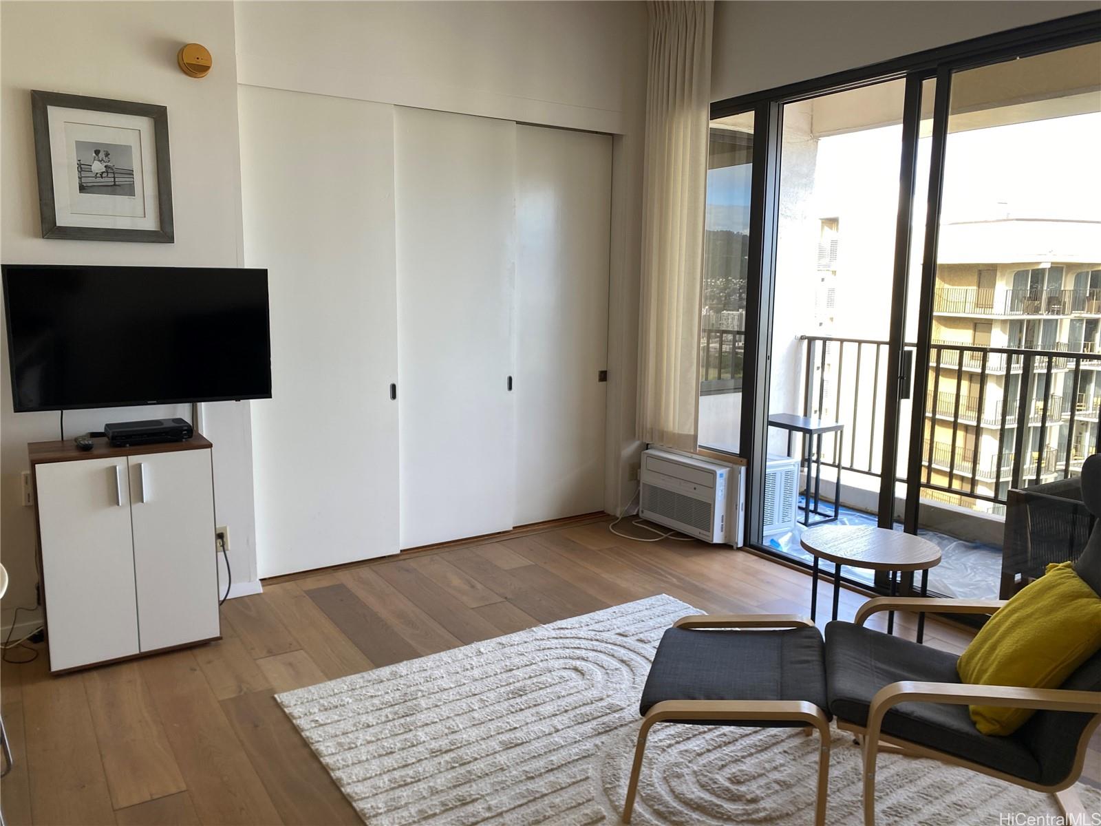 201 Ohua Ave Honolulu - Rental - photo 9 of 16