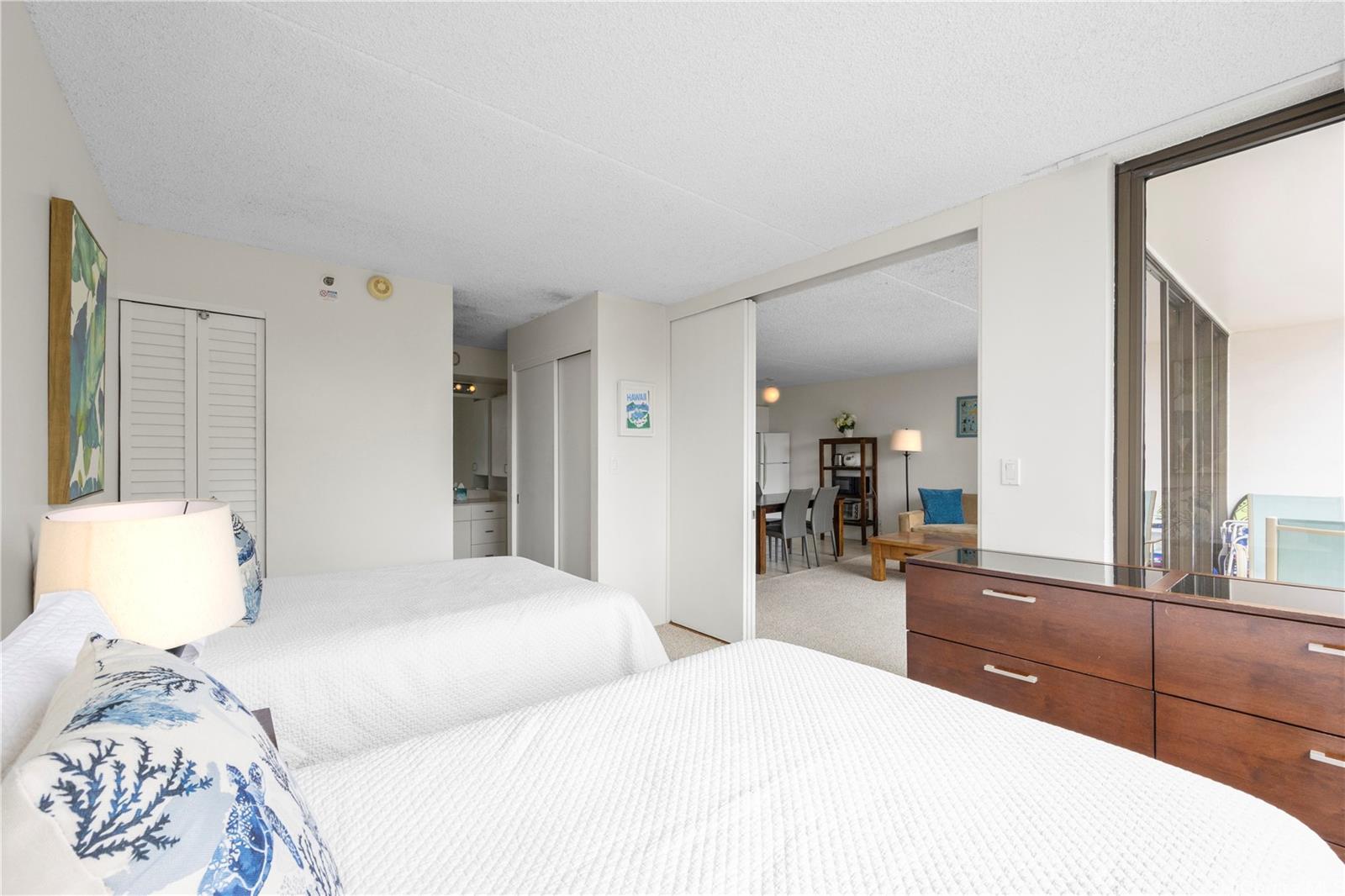 Waikiki Banyan condo # 611, Honolulu, Hawaii - photo 17 of 25