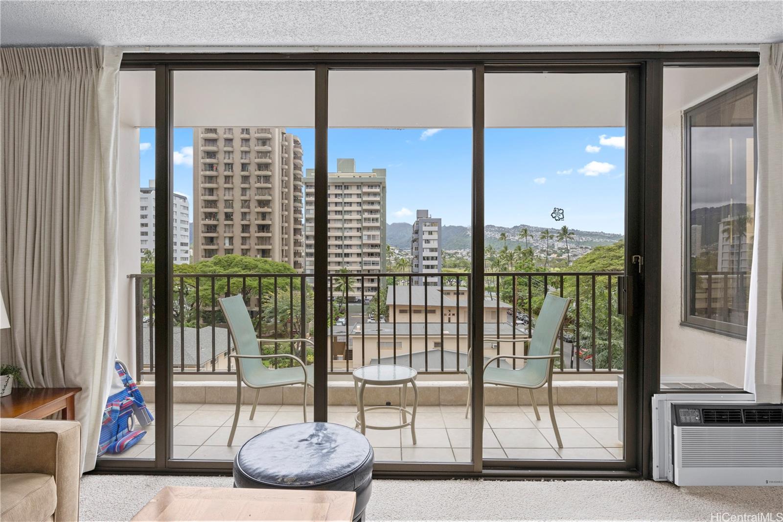 Waikiki Banyan condo # 611, Honolulu, Hawaii - photo 10 of 25