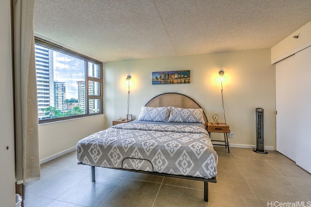 Waikiki Banyan condo # 803, Honolulu, Hawaii - photo 11 of 23