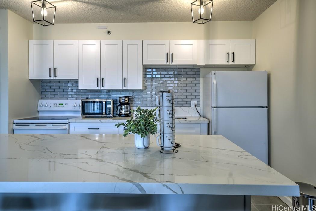 Waikiki Banyan condo # 803, Honolulu, Hawaii - photo 16 of 23