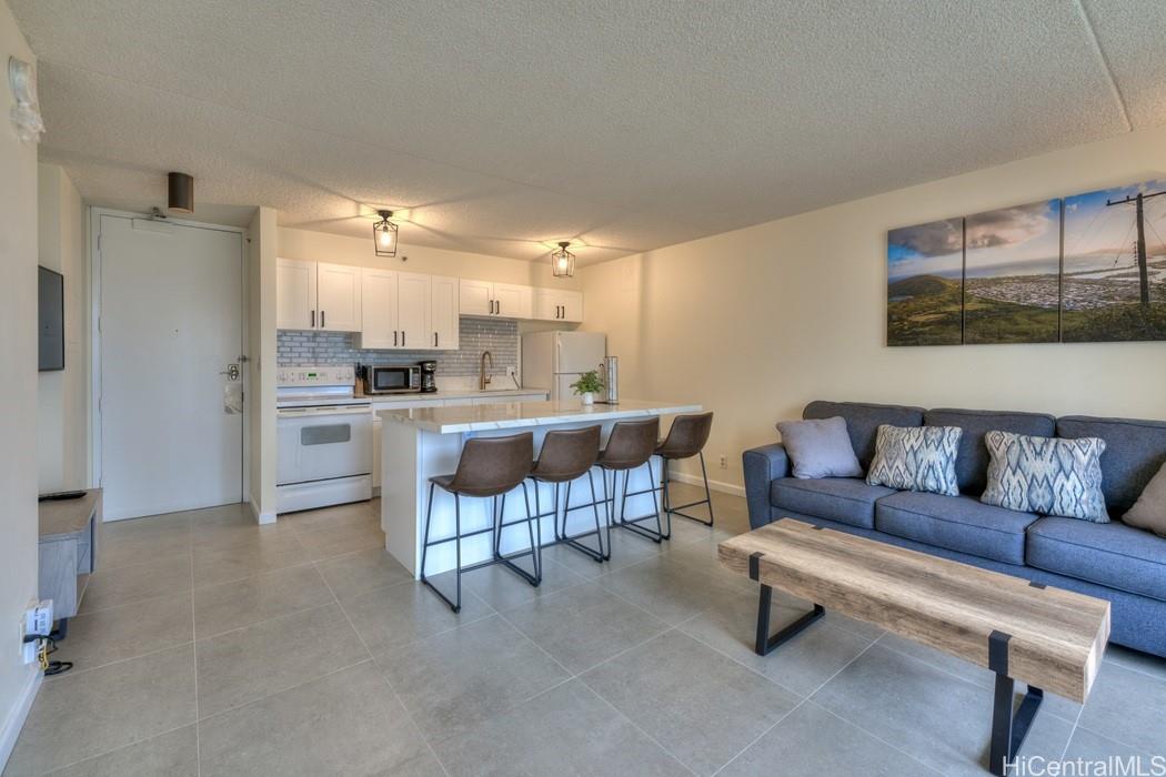 Waikiki Banyan condo # 803, Honolulu, Hawaii - photo 17 of 23