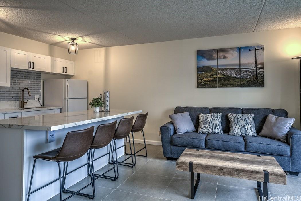 Waikiki Banyan condo # 803 T-1, Honolulu, Hawaii - photo 5 of 23