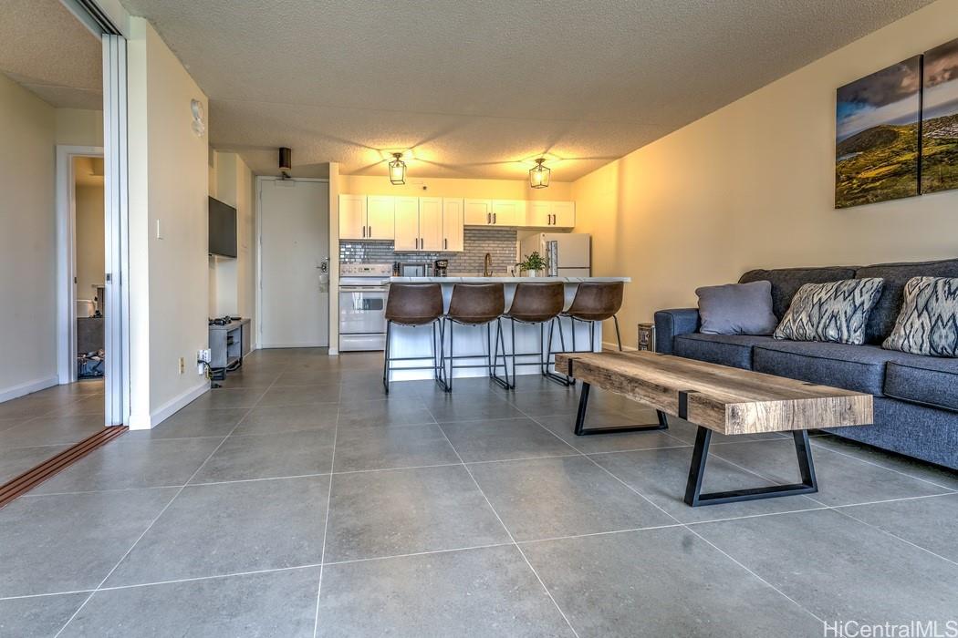 Waikiki Banyan condo # 803 T-1, Honolulu, Hawaii - photo 10 of 23