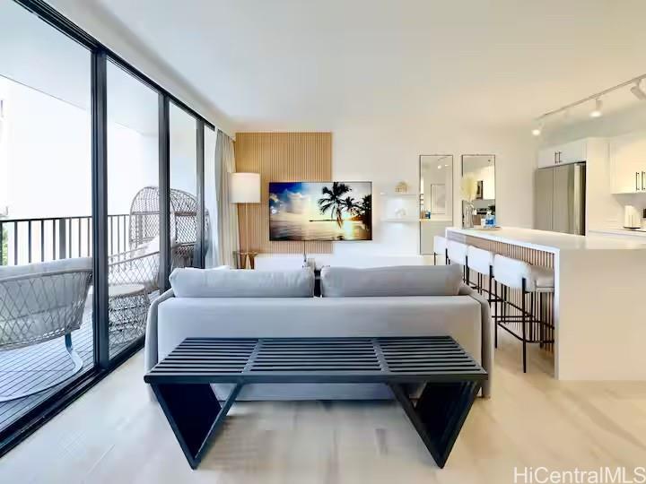 Waikiki Banyan condo # 901, Honolulu, Hawaii - photo 3 of 8