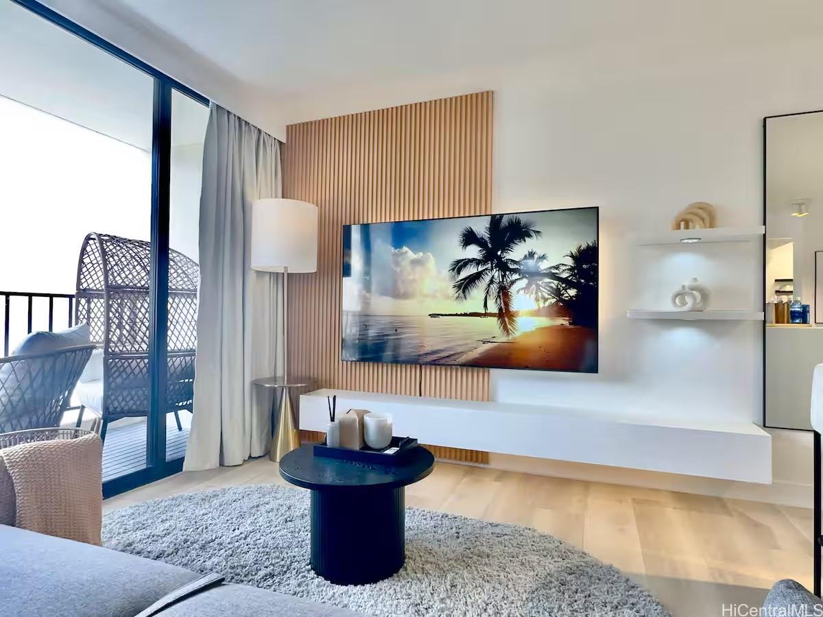 Waikiki Banyan condo # 901, Honolulu, Hawaii - photo 4 of 8