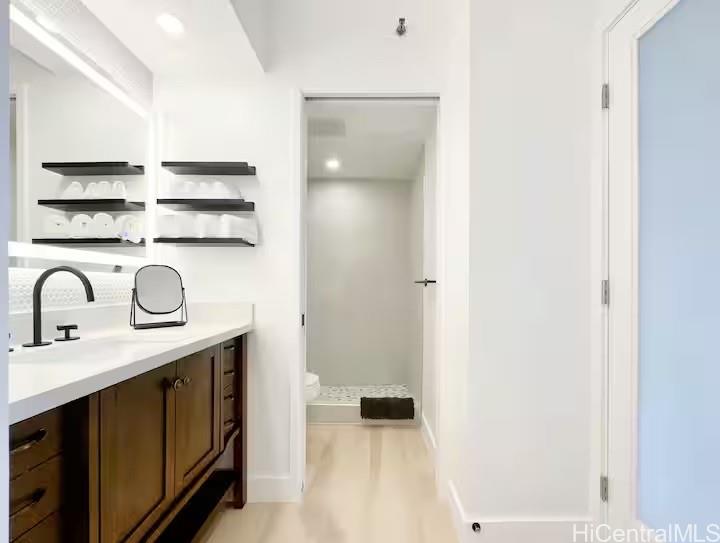 Waikiki Banyan condo # 901, Honolulu, Hawaii - photo 7 of 8