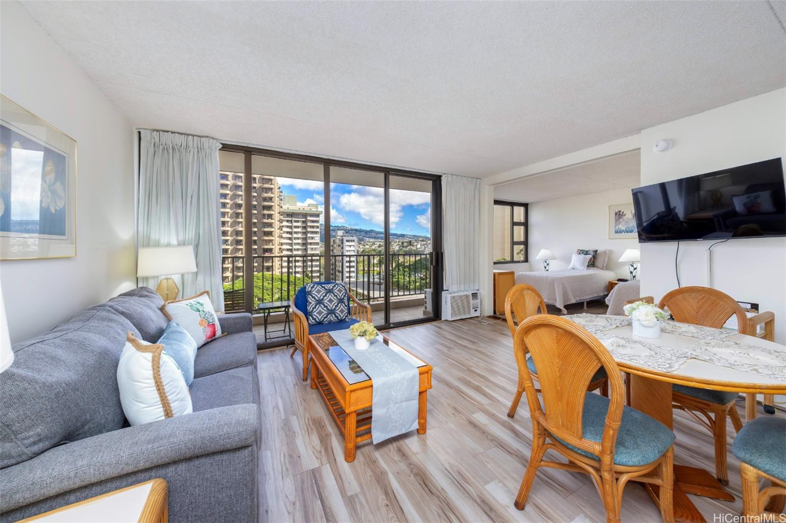 Waikiki Banyan condo # 903-Mauka, Honolulu, Hawaii - photo 2 of 23