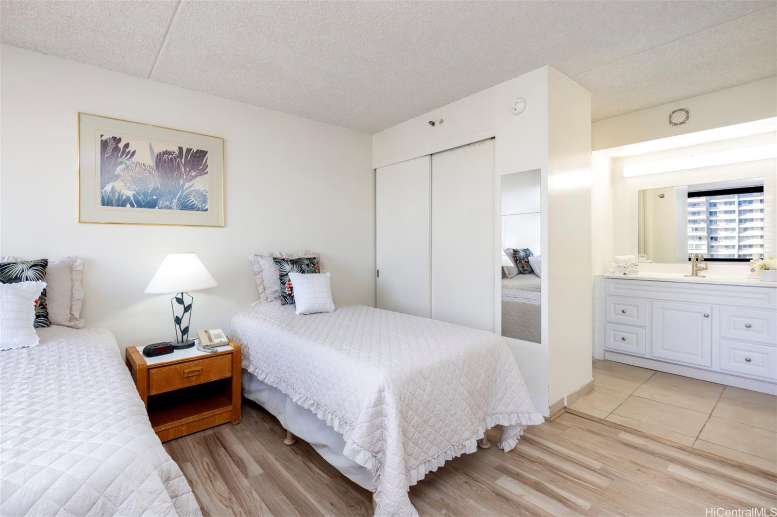 Waikiki Banyan condo # 903-Mauka, Honolulu, Hawaii - photo 21 of 23