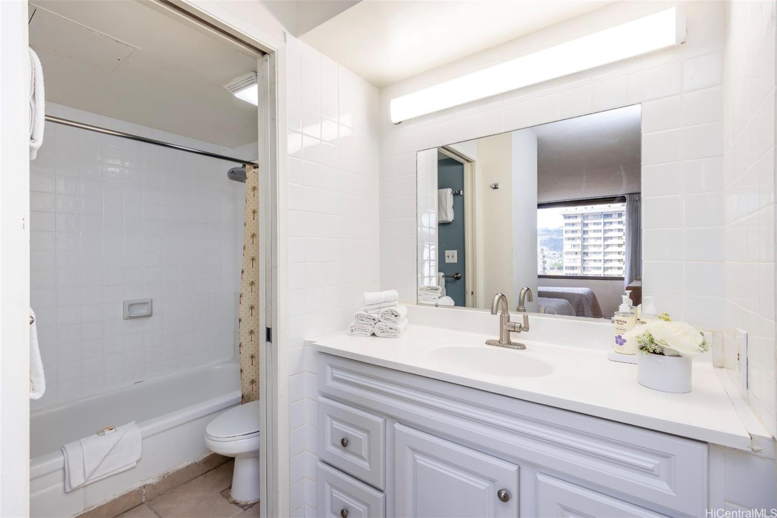 Waikiki Banyan condo # 903-Mauka, Honolulu, Hawaii - photo 22 of 23