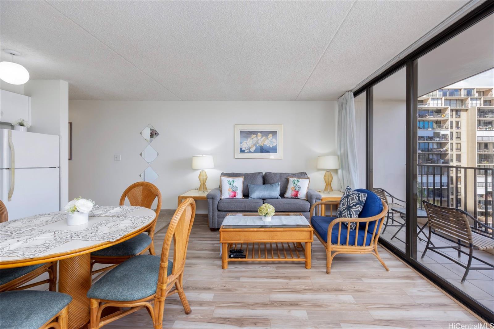 Waikiki Banyan condo # 903-Mauka, Honolulu, Hawaii - photo 4 of 23