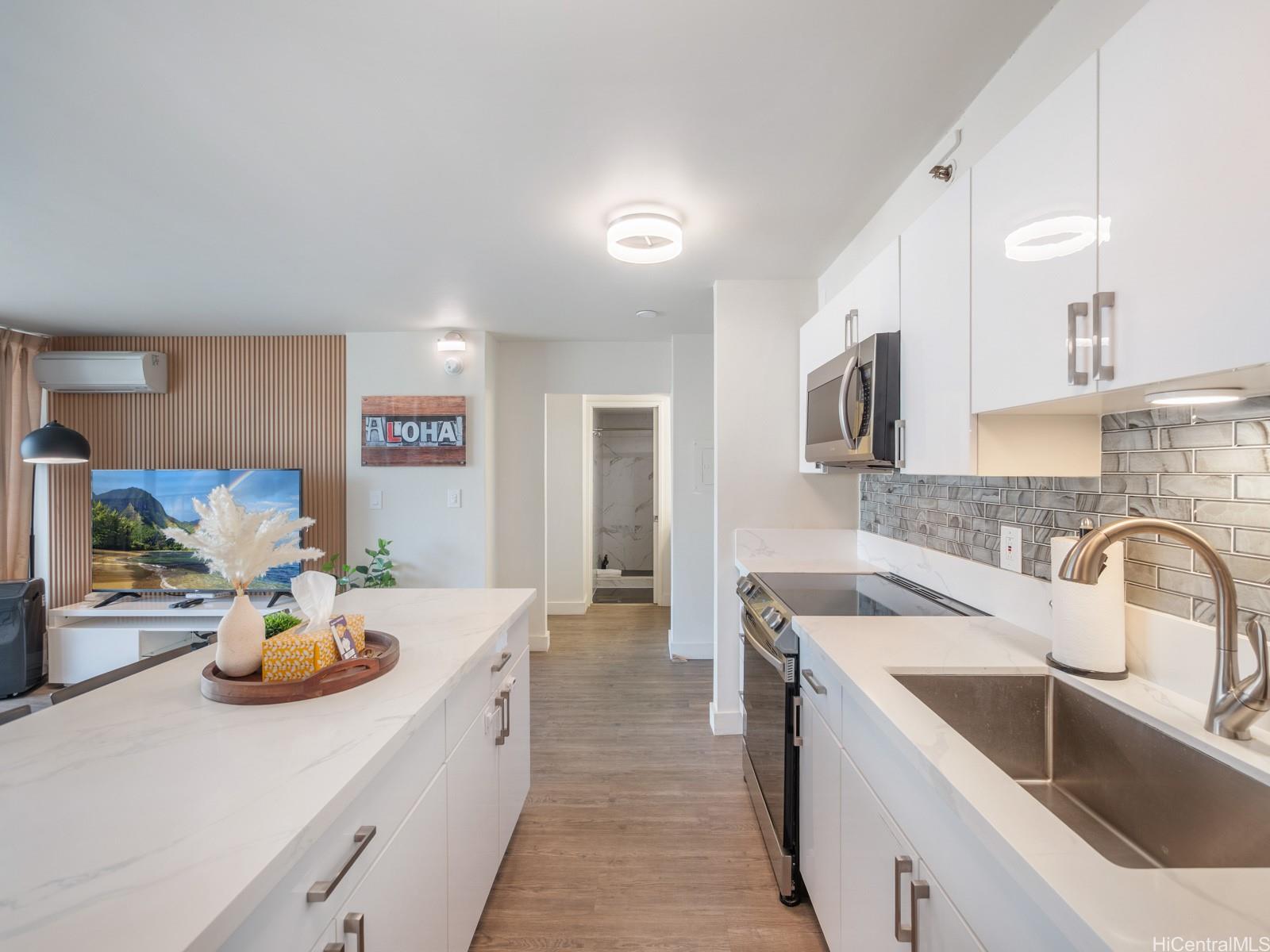 Waikiki Banyan condo # 906, Honolulu, Hawaii - photo 11 of 25