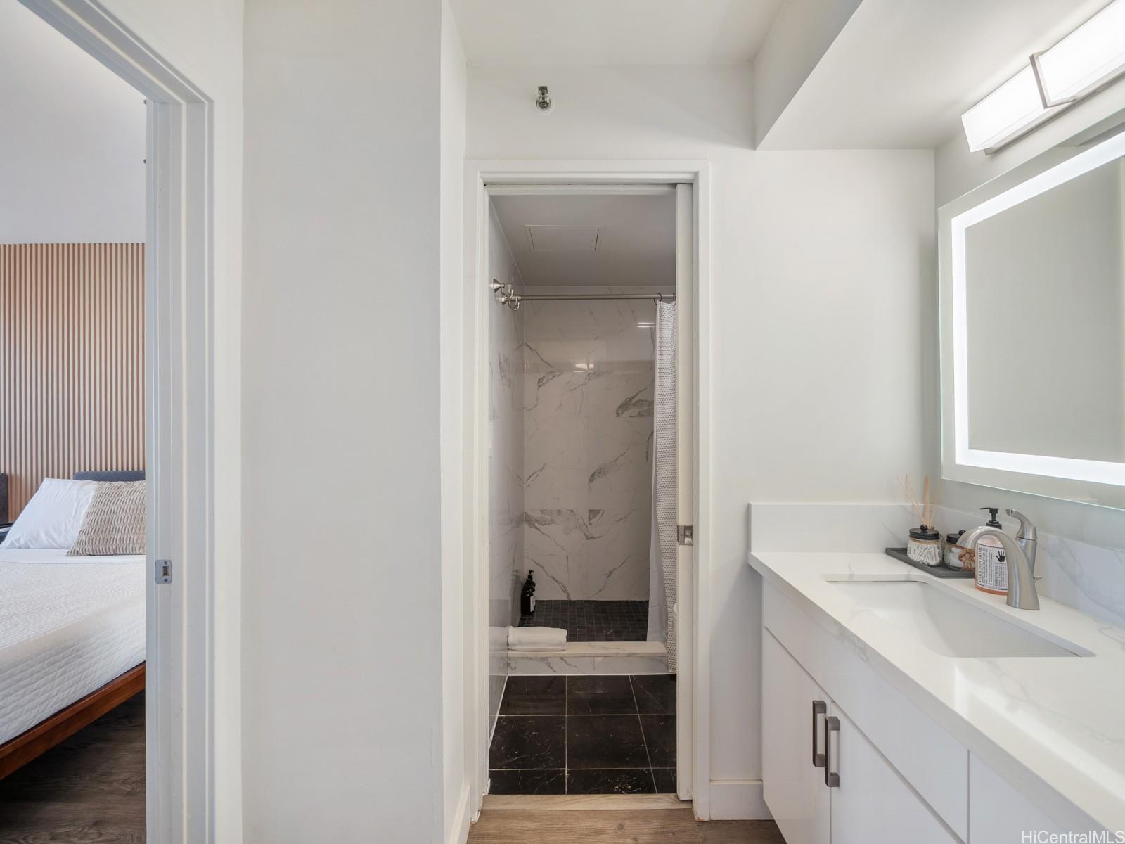 Waikiki Banyan condo # 906, Honolulu, Hawaii - photo 20 of 25