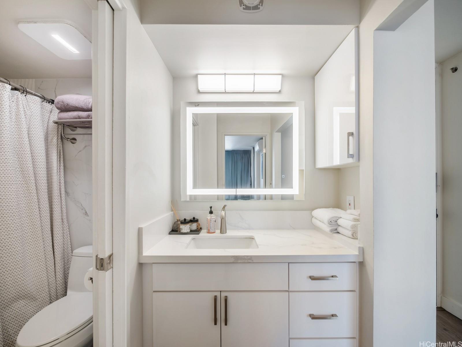 Waikiki Banyan condo # 906, Honolulu, Hawaii - photo 21 of 25