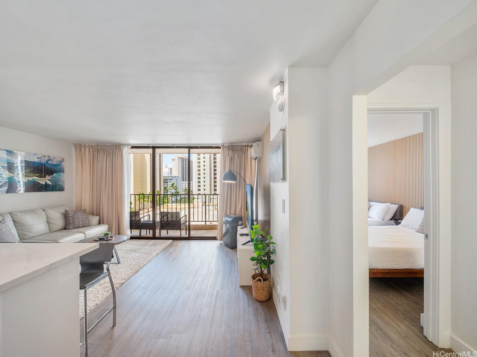 Waikiki Banyan condo # 906, Honolulu, Hawaii - photo 7 of 25