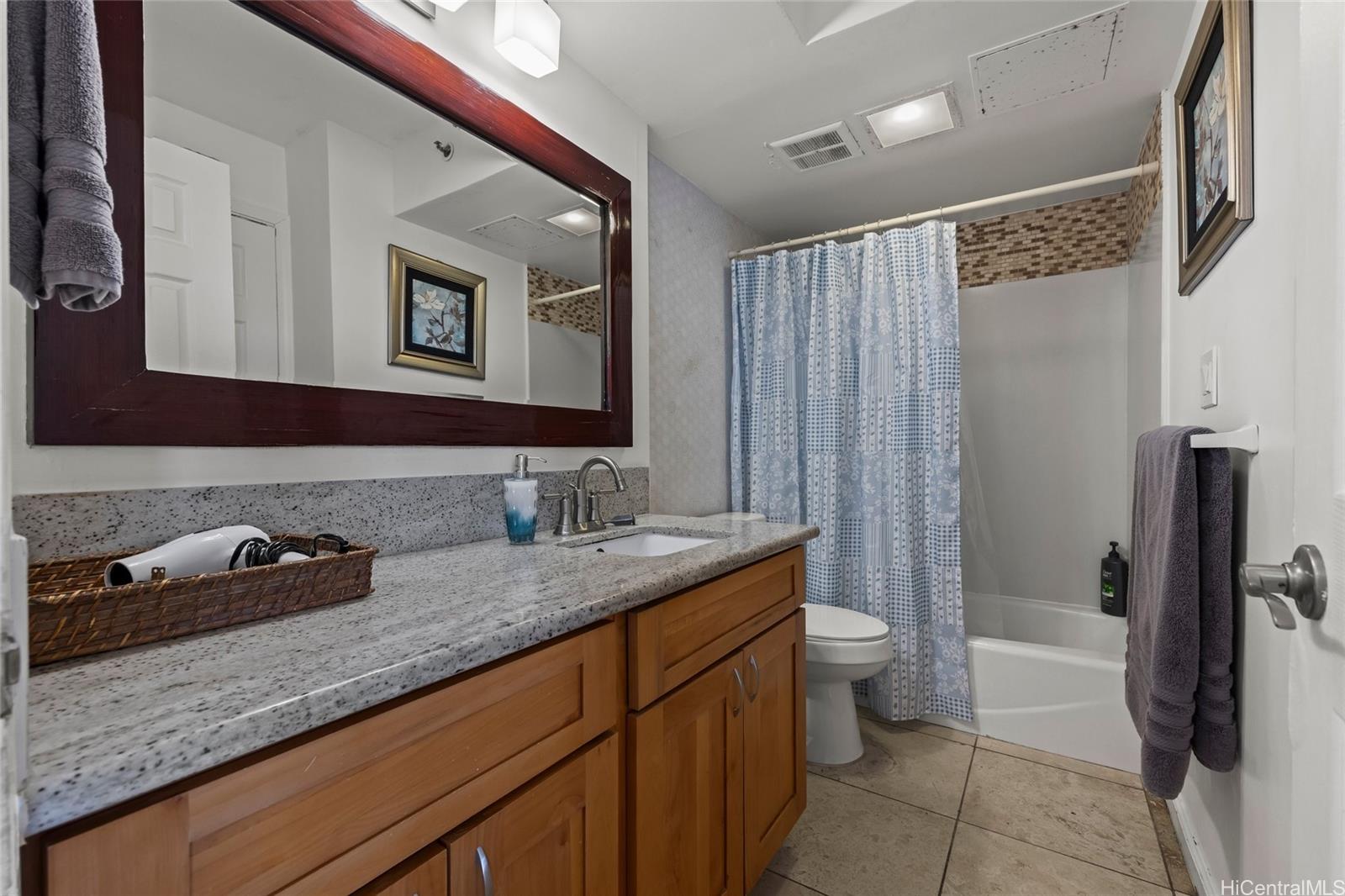 Waikiki Banyan condo # I-3204, Honolulu, Hawaii - photo 15 of 19