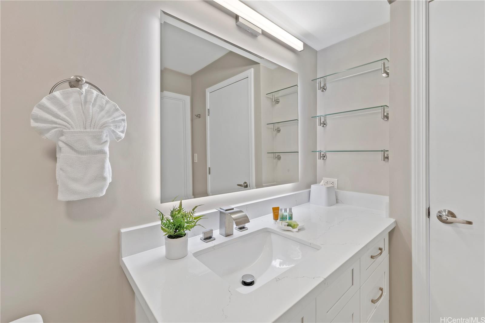 Waikiki Banyan condo # I-3303, Honolulu, Hawaii - photo 20 of 24