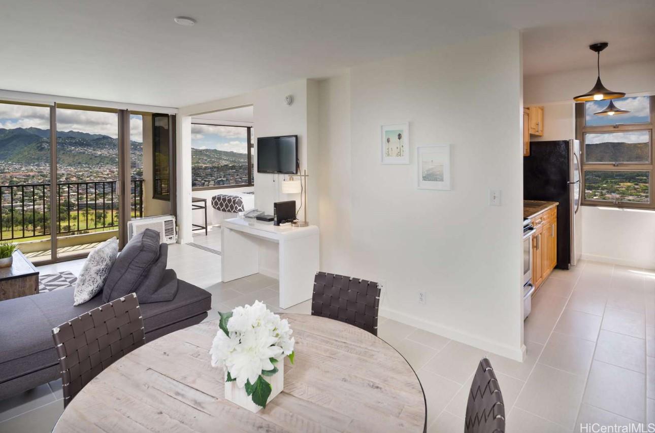 Waikiki Banyan condo # Mauka 3513, Honolulu, Hawaii - photo 2 of 13