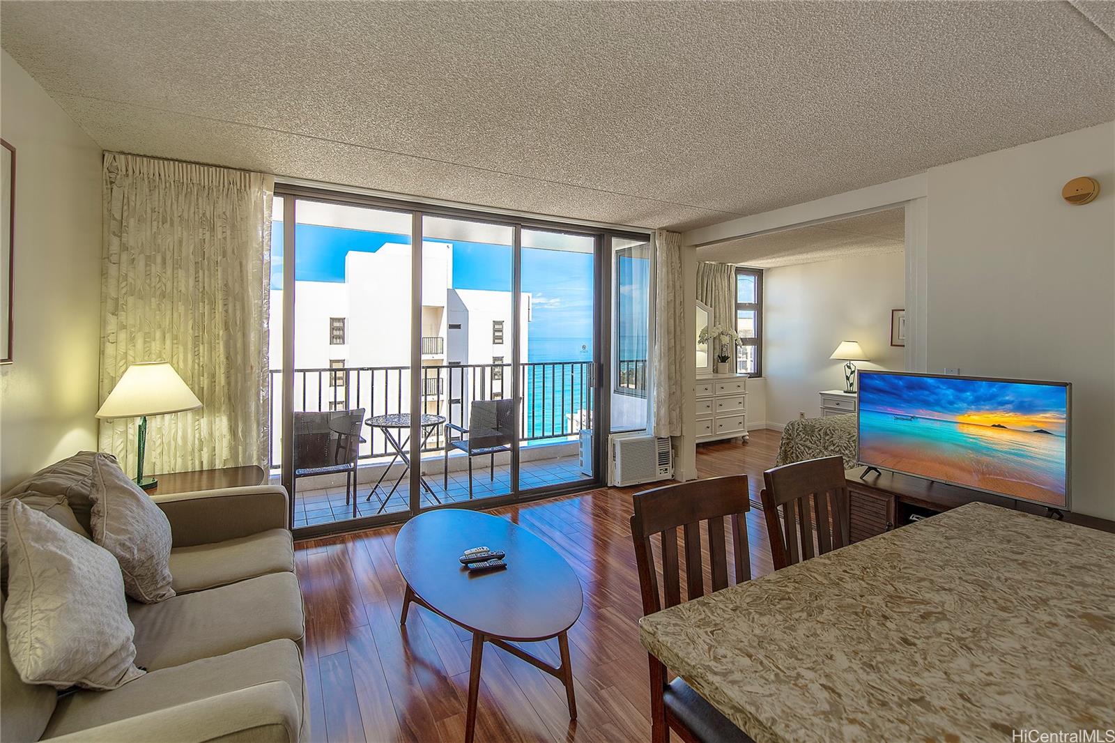 Waikiki Banyan condo # Mauka 3706, Honolulu, Hawaii - photo 3 of 11