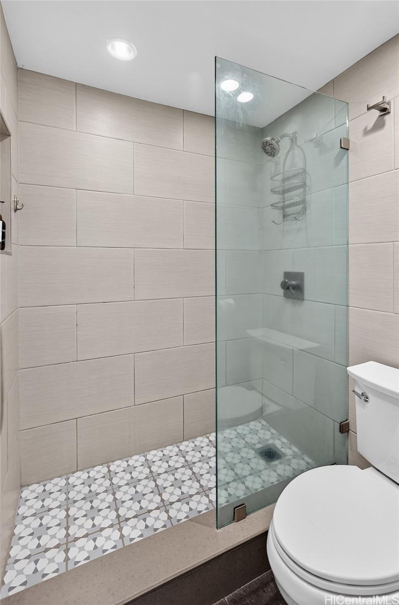 Waikiki Banyan condo # T1-1010, Honolulu, Hawaii - photo 17 of 25