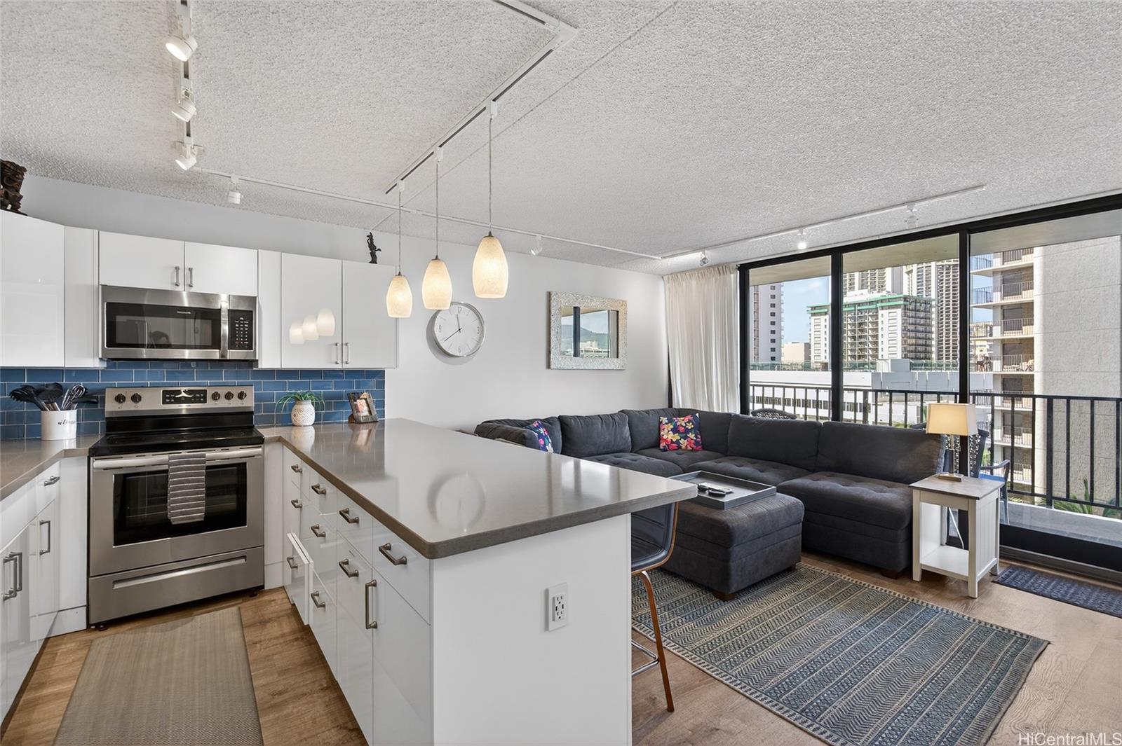 Waikiki Banyan condo # T1-1010, Honolulu, Hawaii - photo 8 of 25