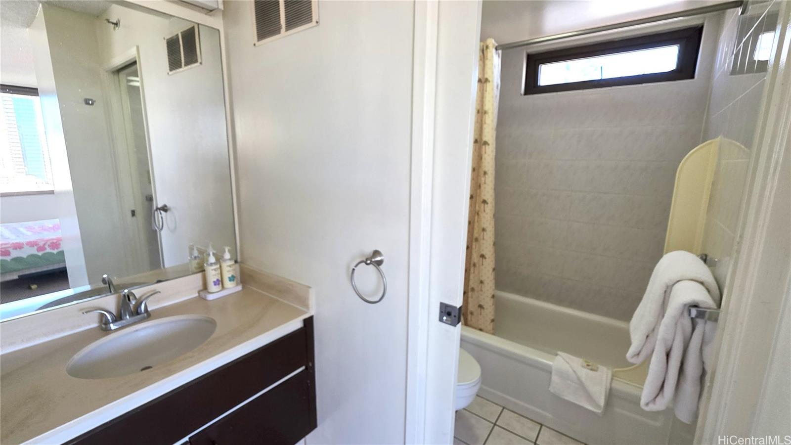 Waikiki Banyan condo # T1-2114, Honolulu, Hawaii - photo 10 of 15