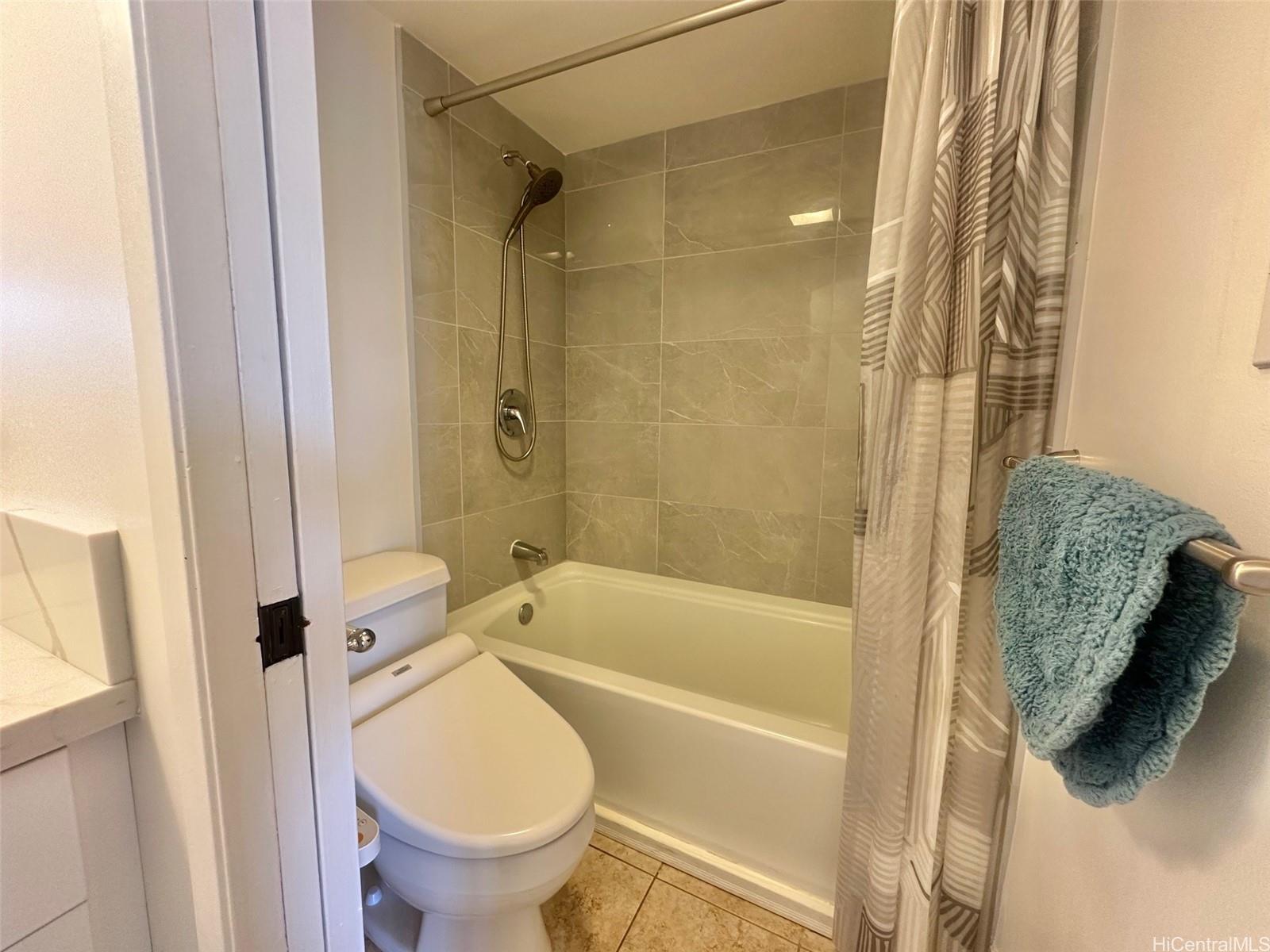 Waikiki Banyan condo # T1-2405, Honolulu, Hawaii - photo 10 of 12