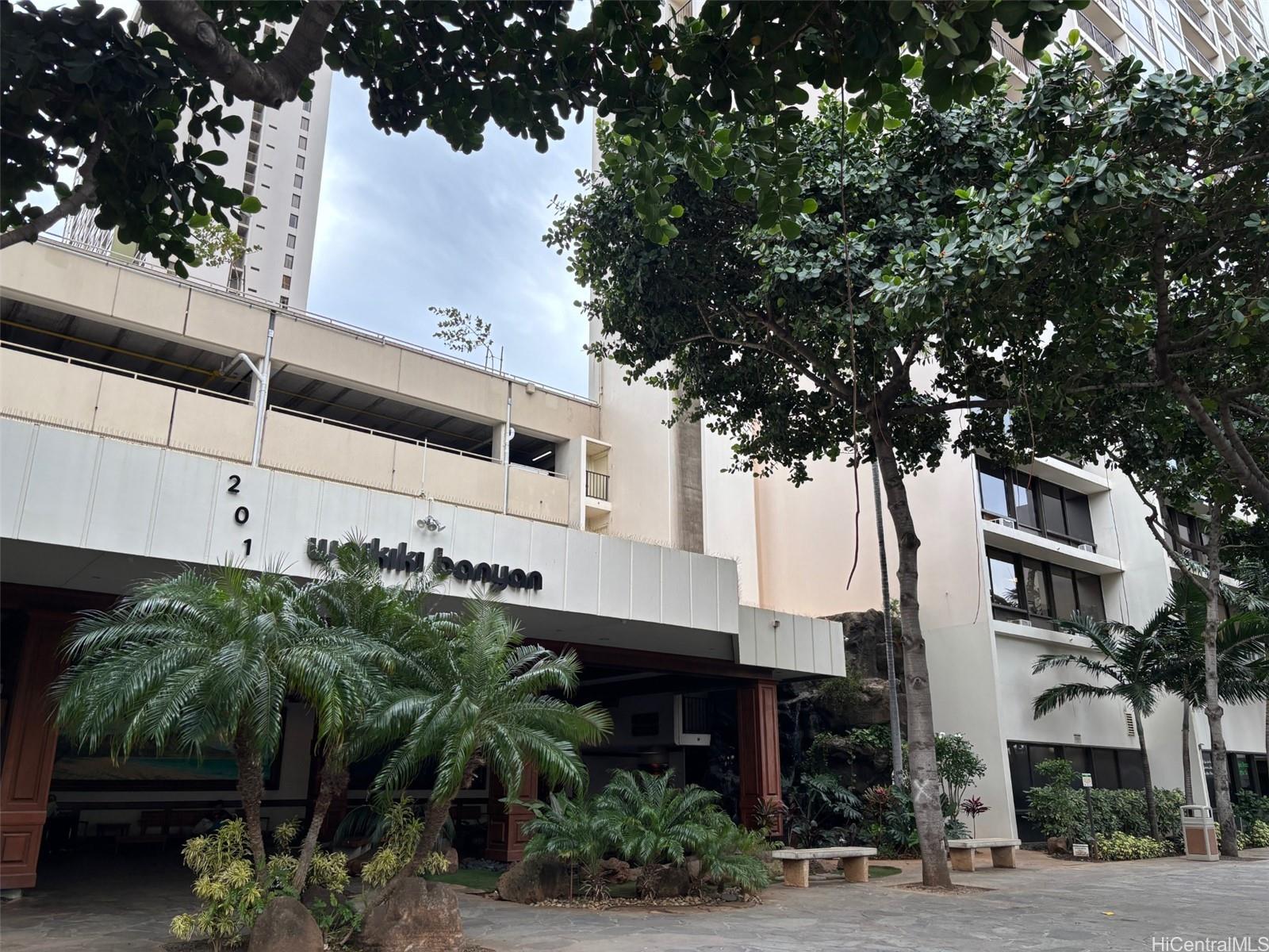 Waikiki Banyan condo # T1-3202, Honolulu, Hawaii - photo 12 of 16