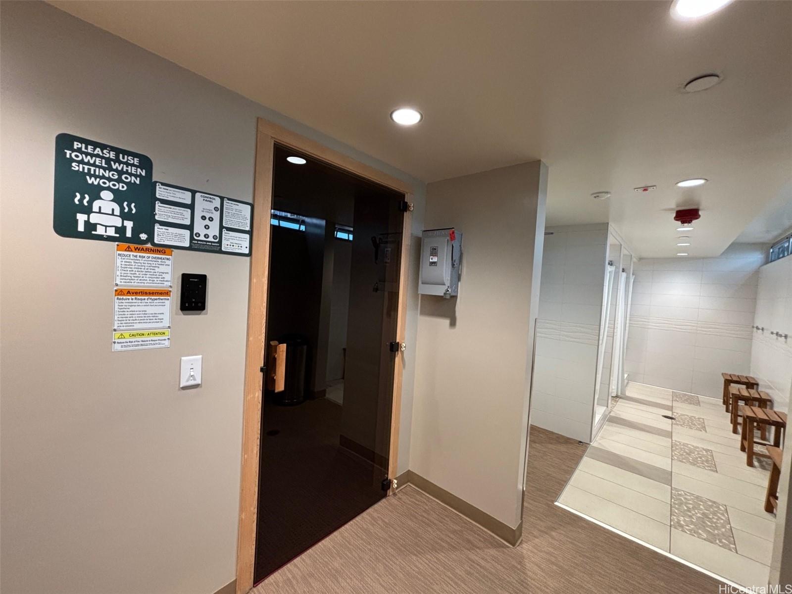 Waikiki Banyan condo # T1-3202, Honolulu, Hawaii - photo 15 of 16