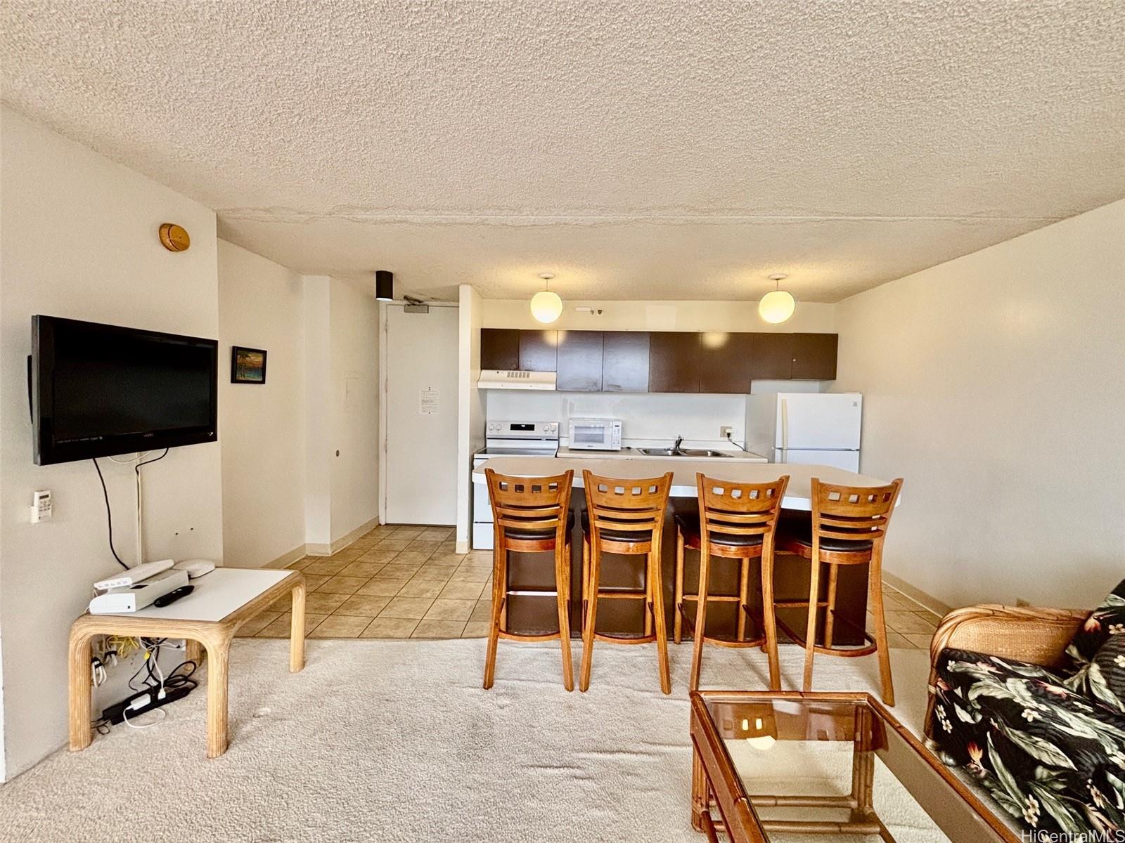 Waikiki Banyan condo # T1-3202, Honolulu, Hawaii - photo 5 of 16