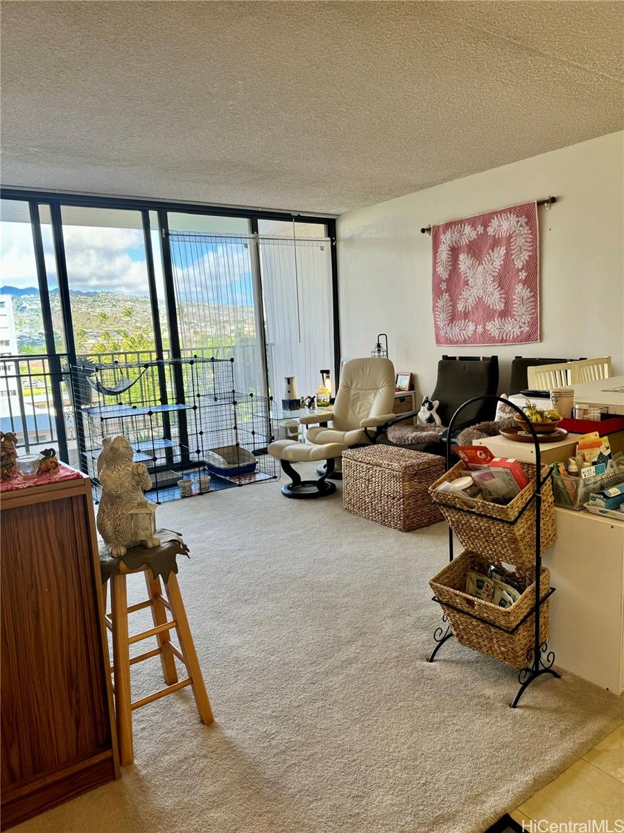 Waikiki Banyan condo # T2-709, Honolulu, Hawaii - photo 4 of 10