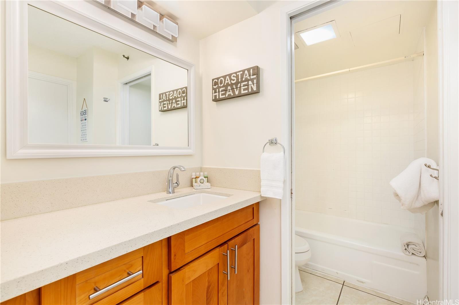 Waikiki Banyan condo # T2-908, Honolulu, Hawaii - photo 14 of 24