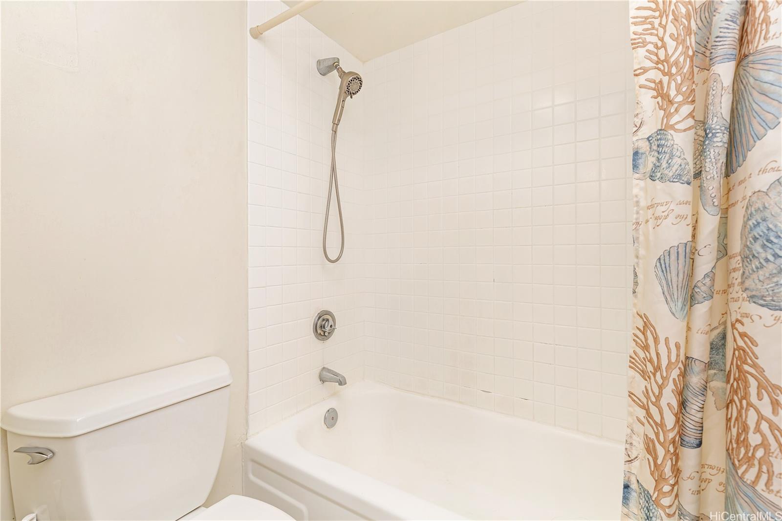 Waikiki Banyan condo # T2-908, Honolulu, Hawaii - photo 16 of 24