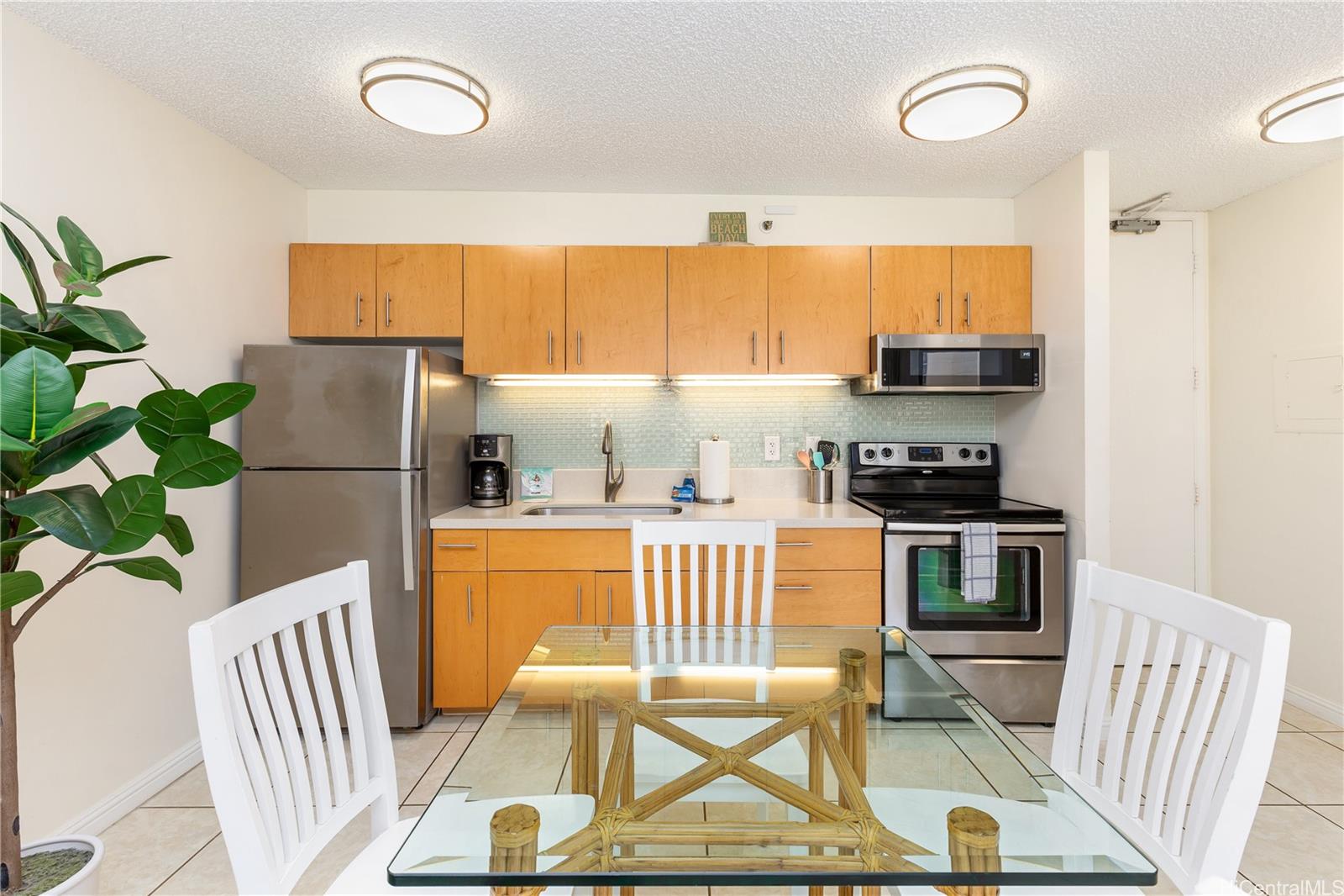 Waikiki Banyan condo # T2-908, Honolulu, Hawaii - photo 8 of 24