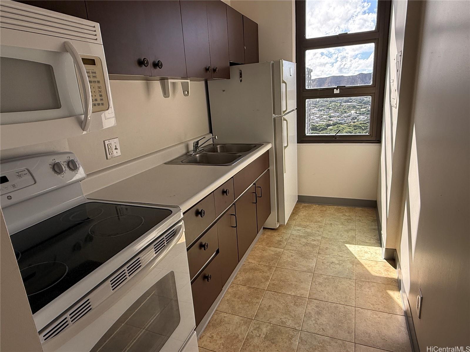 201 Ohua Ave Honolulu - Rental - photo 12 of 23