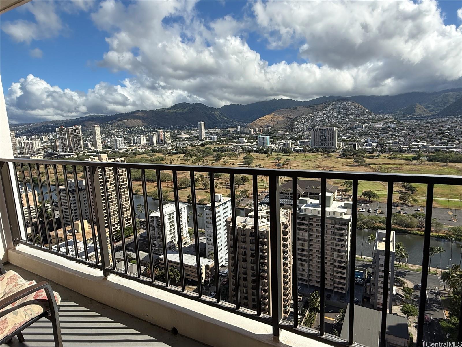 201 Ohua Ave Honolulu - Rental - photo 4 of 23